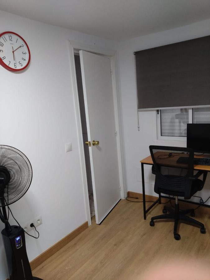 Room As A Service - El Mejor En El Centro De มาลากา ภายนอก รูปภาพ
